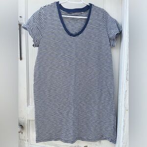 Ladies short sleeve casual dress. Size XL. New without tags. 100 percent cotton.